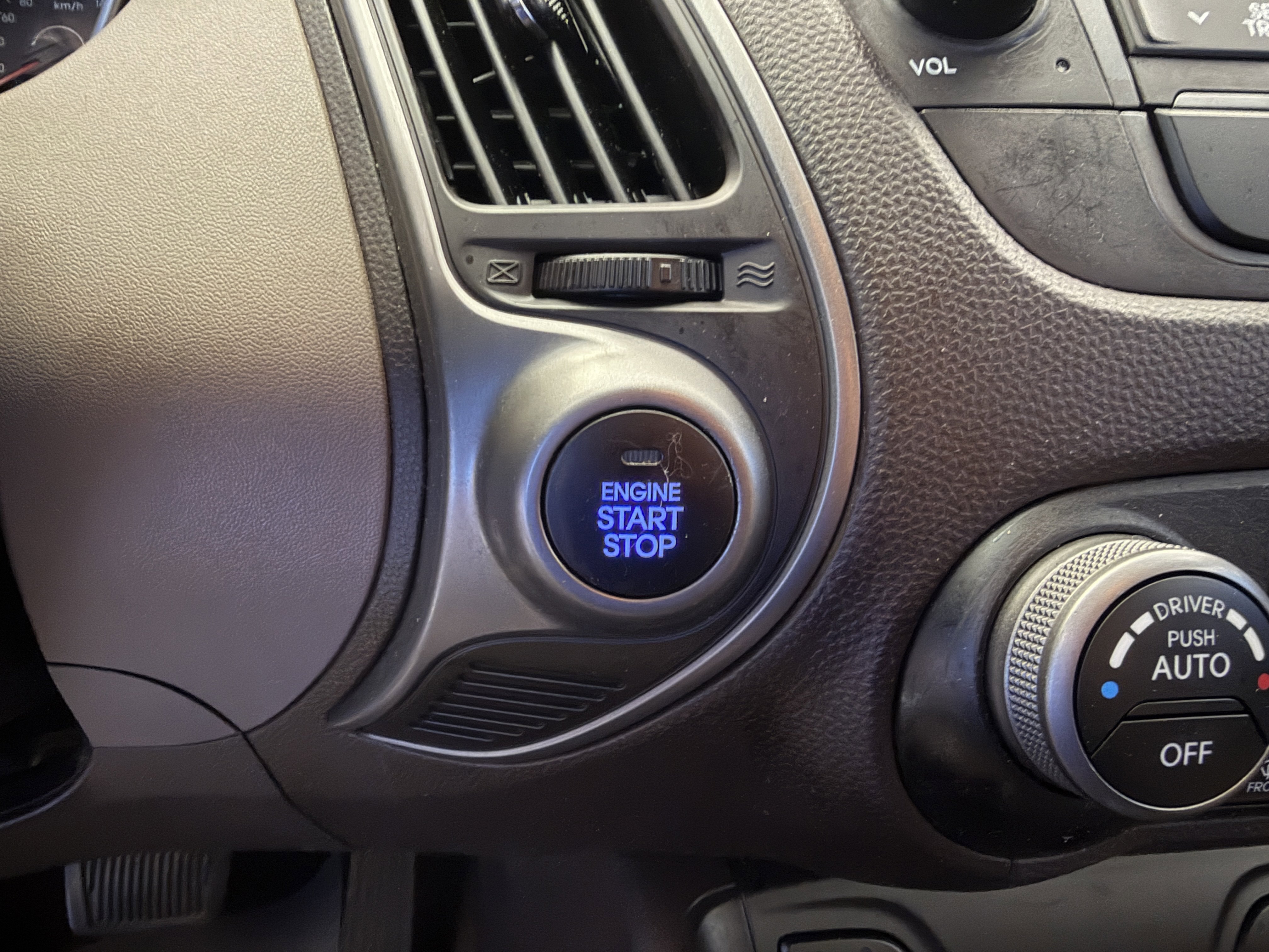 Used 2014 Ash Black Hyundai Limited image 19