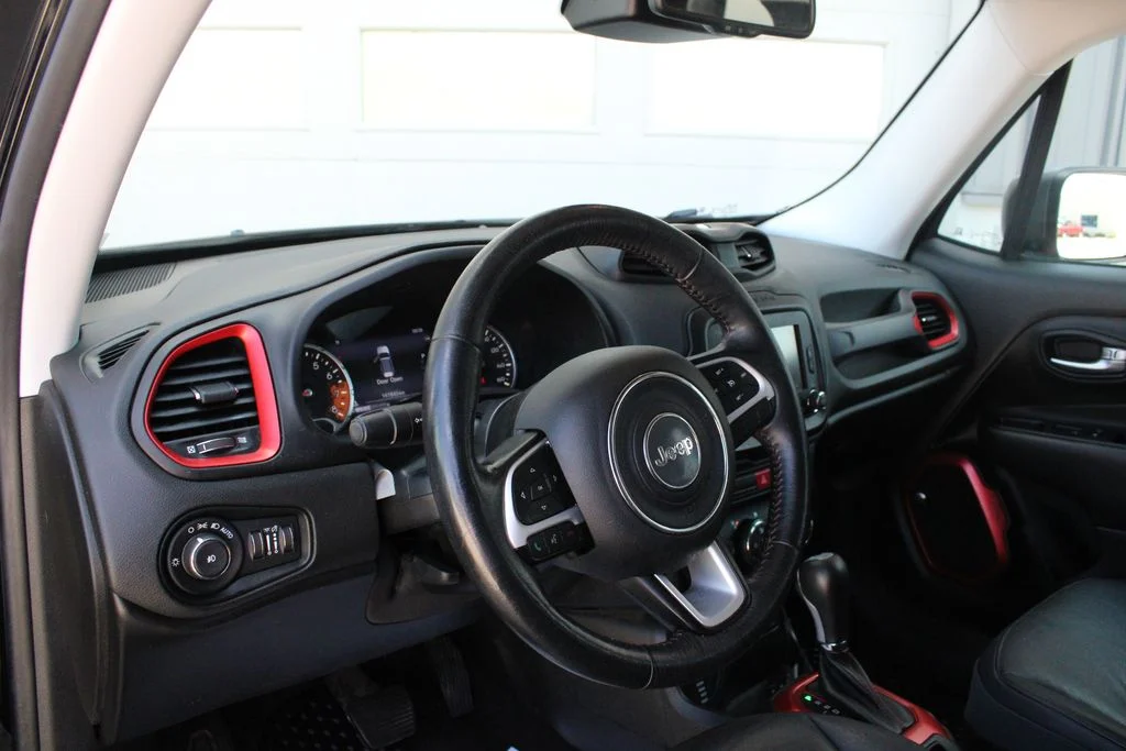 Used 2016 Black Jeep Trailhawk image 2