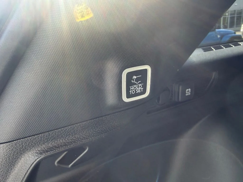 Used 2024 Silver Jeep Altitude X image 42