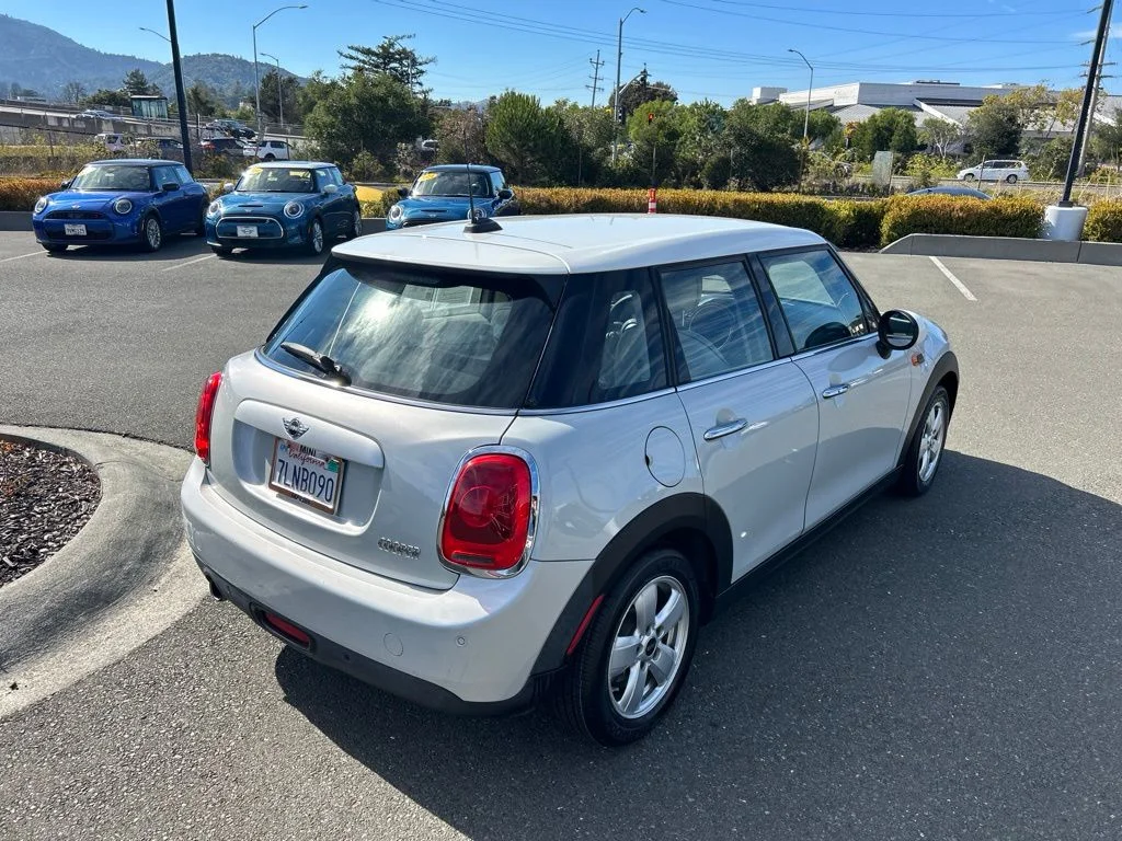Used 2015 White MINI Base image 7