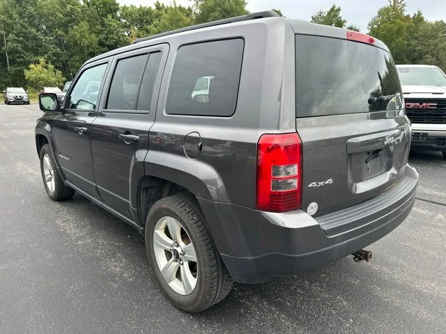 Used 2015 Granite Crystal Clearcoat Metallic Jeep Sport image 6