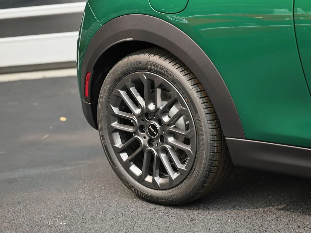 New 2026 British Racing Green MINI Signature Plus image 6