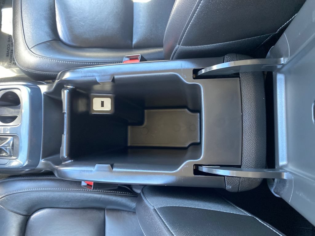 Used 2018 BLACK Chevrolet 4WD Z71 image 25