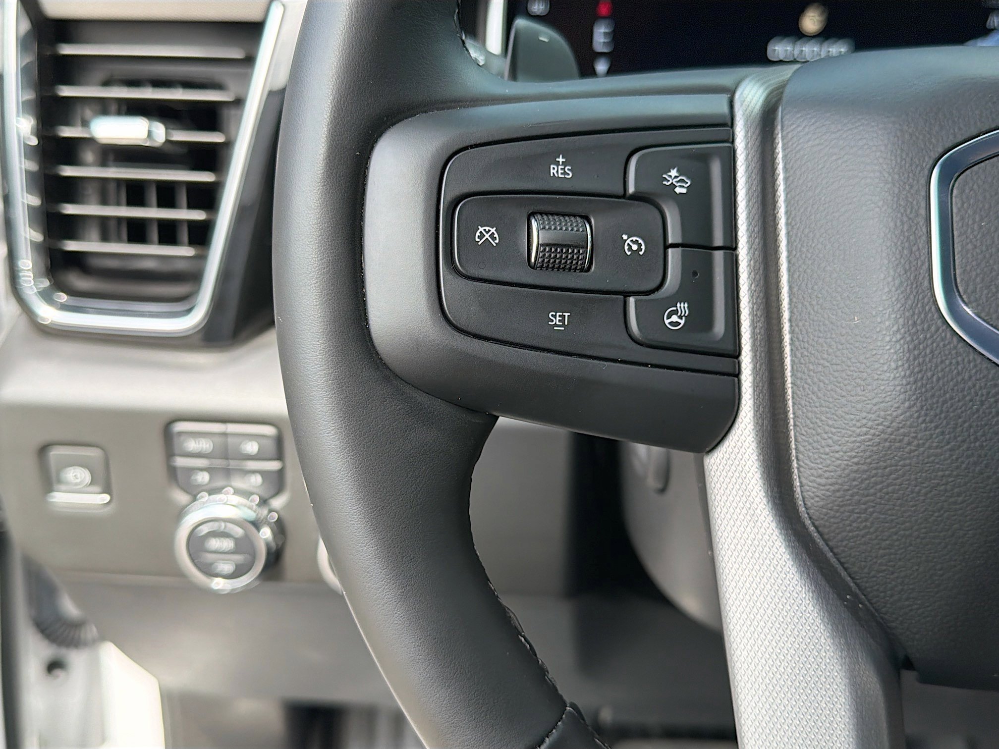 Used 2025 White Frost Tricoat GMC Denali image 36