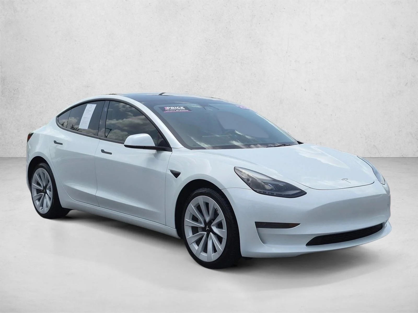 Used 2023 Pearl White Multi-Coat Tesla  image 3