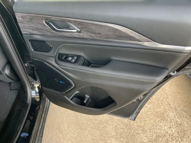 Used 2022 Black Jeep Overland image 23