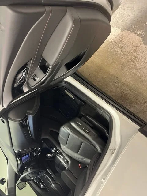Used 2023 Summit White Chevrolet RS image 21