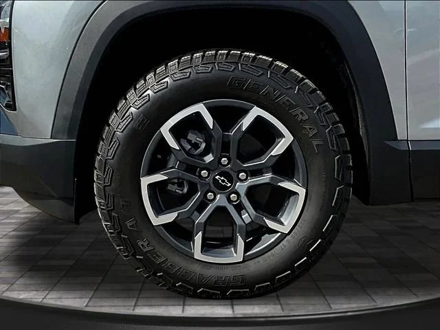 2027 Chevrolet Equinox ACTIV - Photo 13