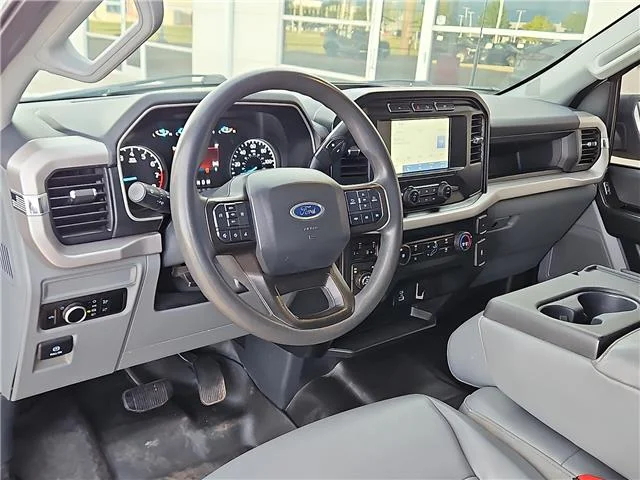 Used 2023 Oxford White Ford XL 4x4 SuperCrew Cab 5.5 ft. box 145 in. WB image 10