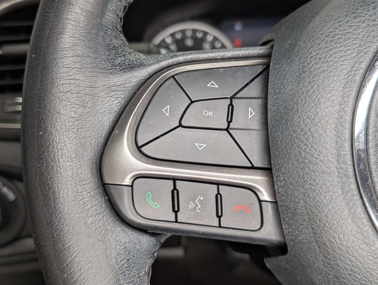 Used 2019 Alpine White Clearcoat Jeep Limited image 36