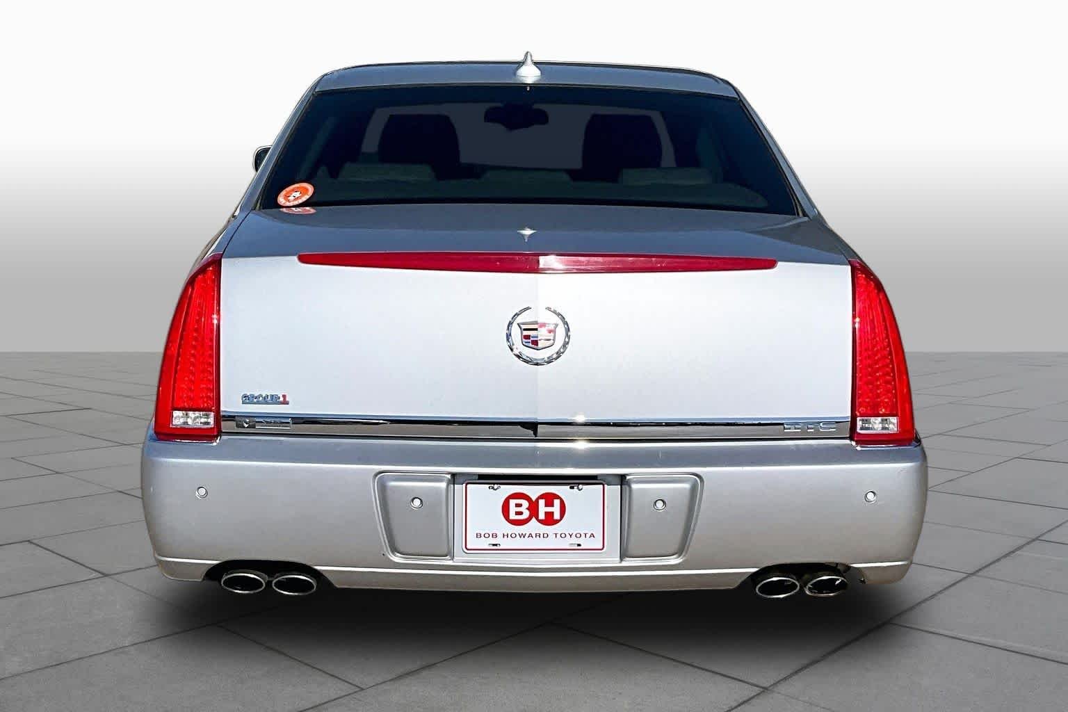 Used 2011 Radiant Silver Metallic Cadillac Luxury Collection image 4