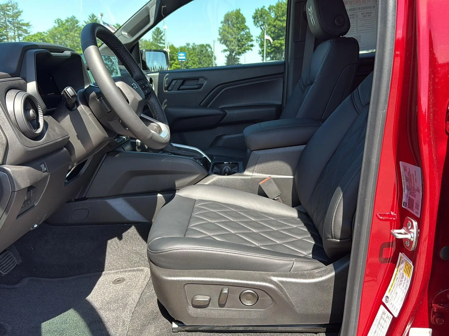 2026 Chevrolet Colorado Trail Boss - Photo 10