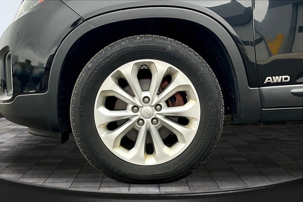 Used 2014 Black Kia EX image 35