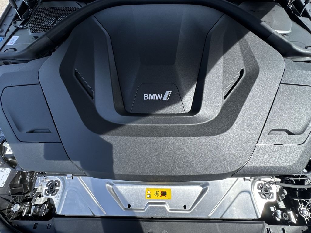 New 2026 Skyscraper Grey Metallic BMW xDrive40 image 18