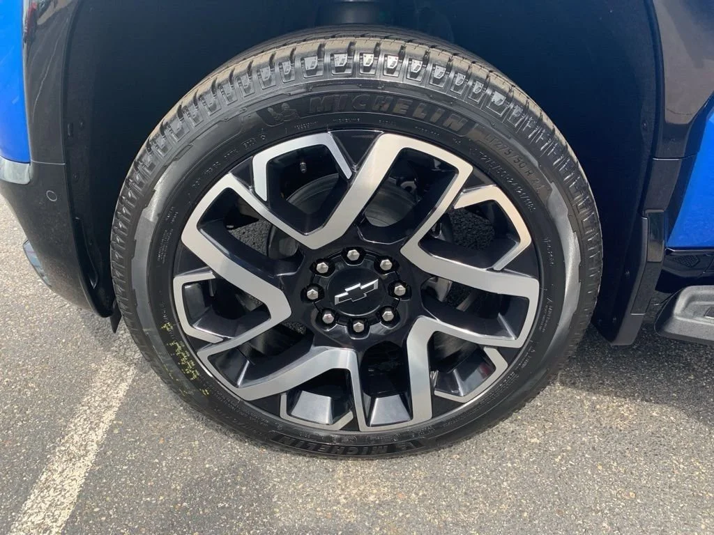 2025 Chevrolet Silverado EV RST - Photo 31