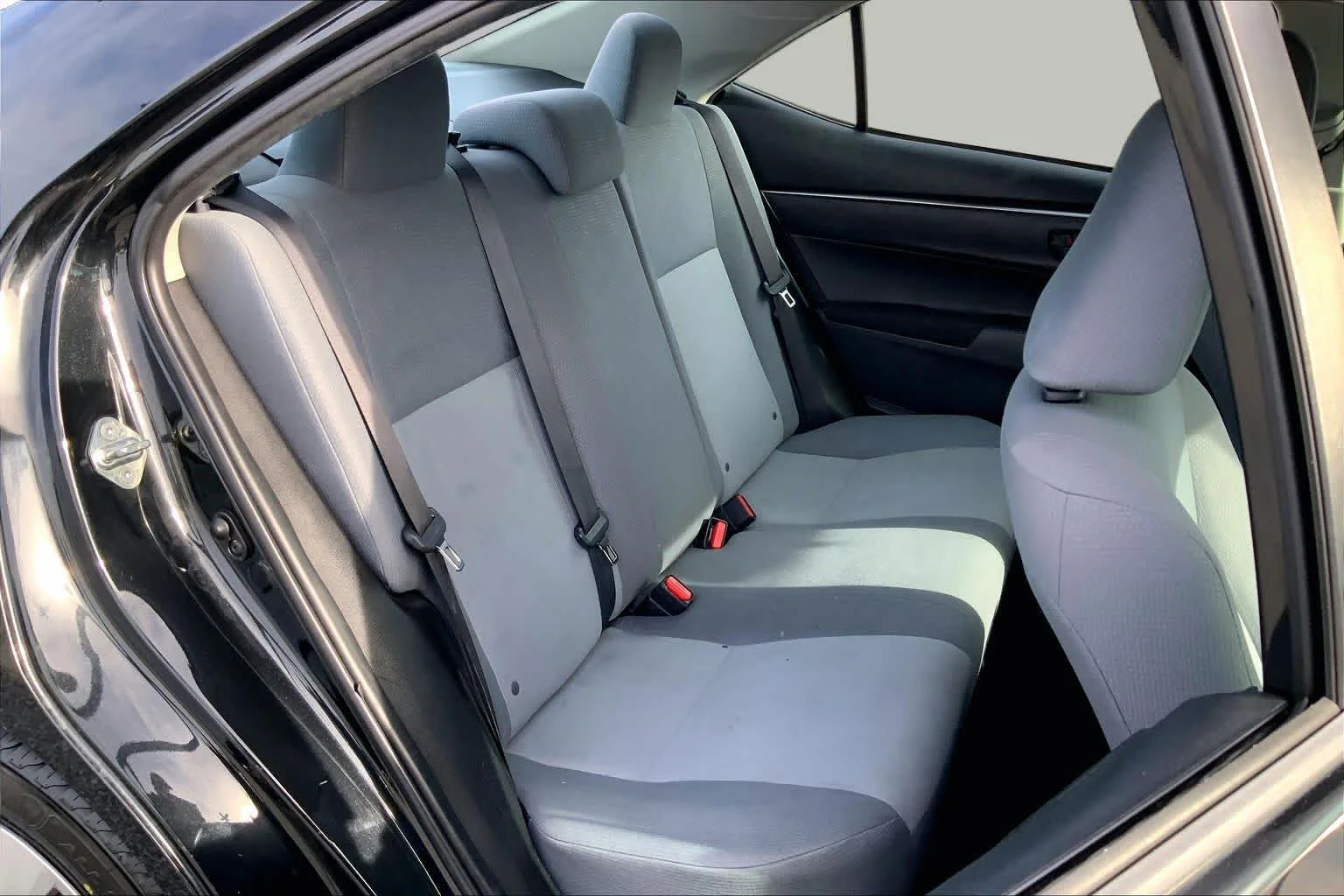 Used 2014 Black Sand Mica Toyota L image 17