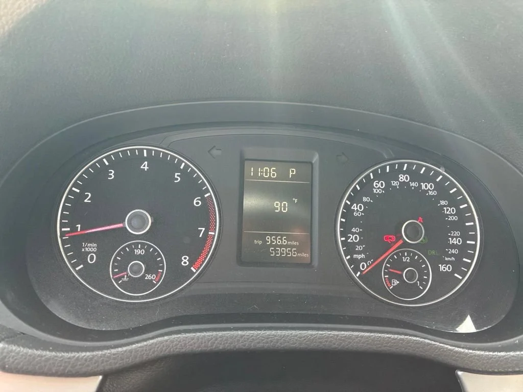 Used 2014 Gray Volkswagen 1.8T Wolfsburg Edition image 10