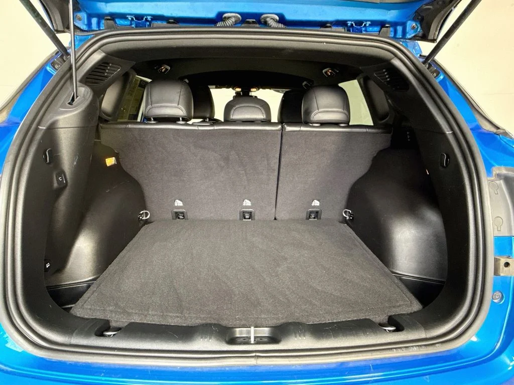 Used 2023 Laser Blue Pearlcoat Jeep Latitude image 26