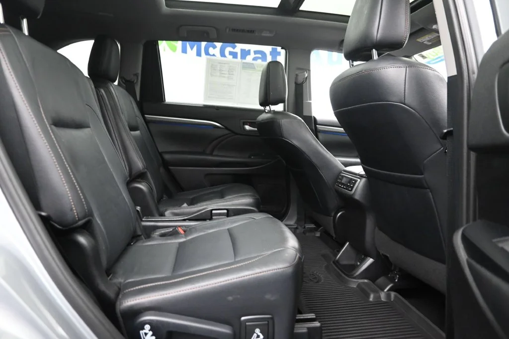 Used 2019 Silver Toyota Limited Platinum image 10