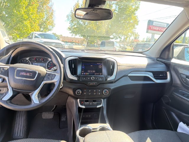 Used 2024 White GMC SLE image 16