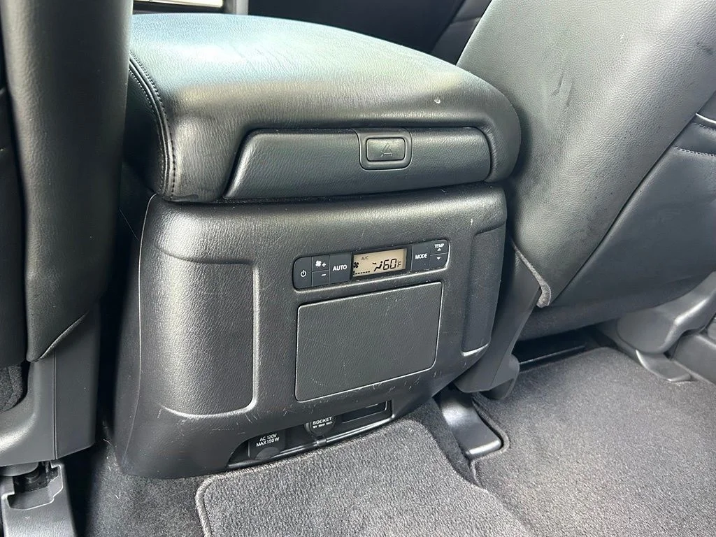 Certified Used 2022 White Nissan SL image 39