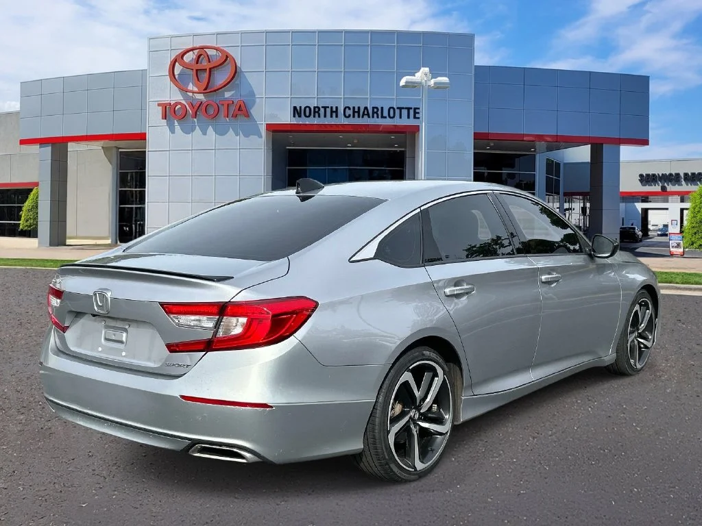 Used 2022  Honda Sport image 8