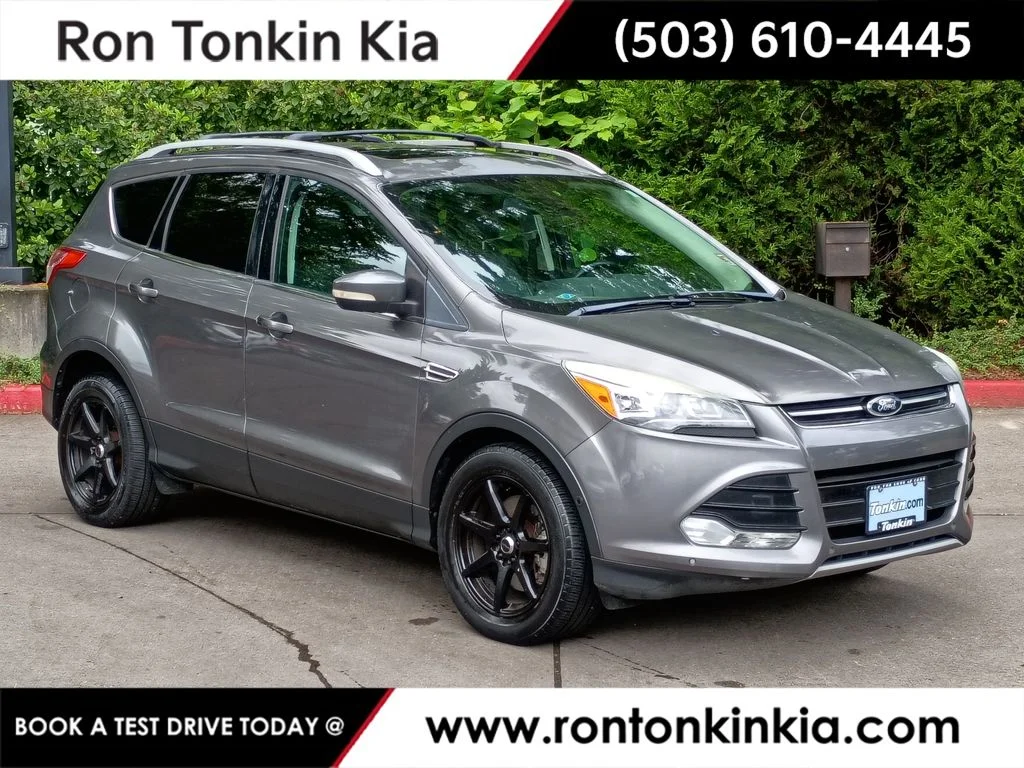 2013 Ford Escape Titanium's photo