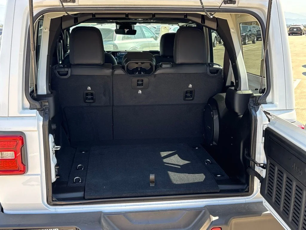 2025 Jeep Wrangler 4-Door Sahara - Photo 22