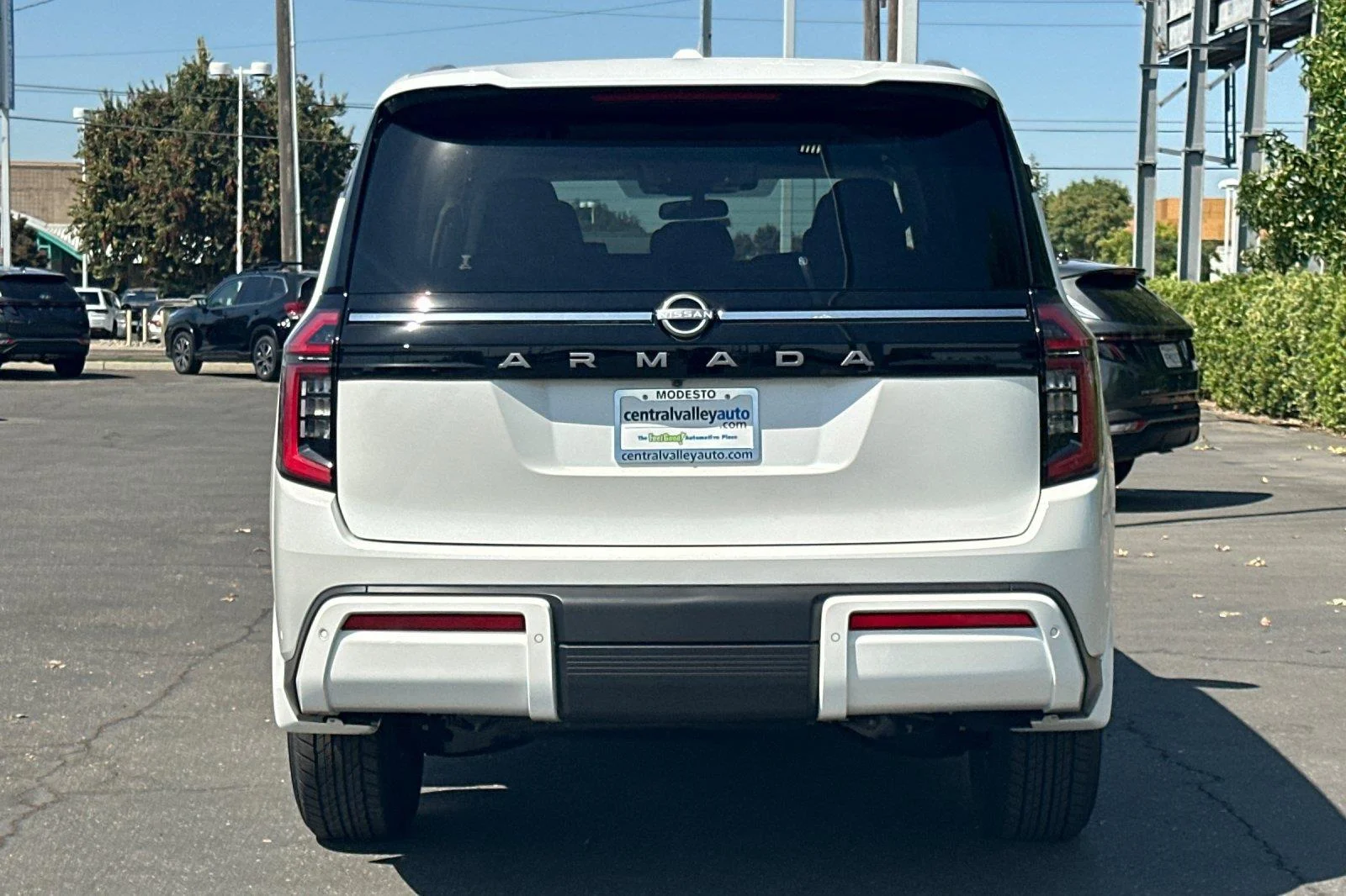 2026 Nissan Armada SV - Photo 4