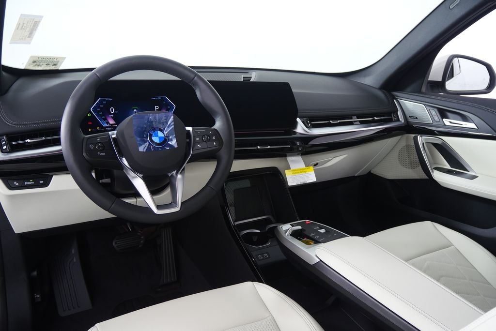 Used 2026 Alpine White BMW xDrive28i image 17