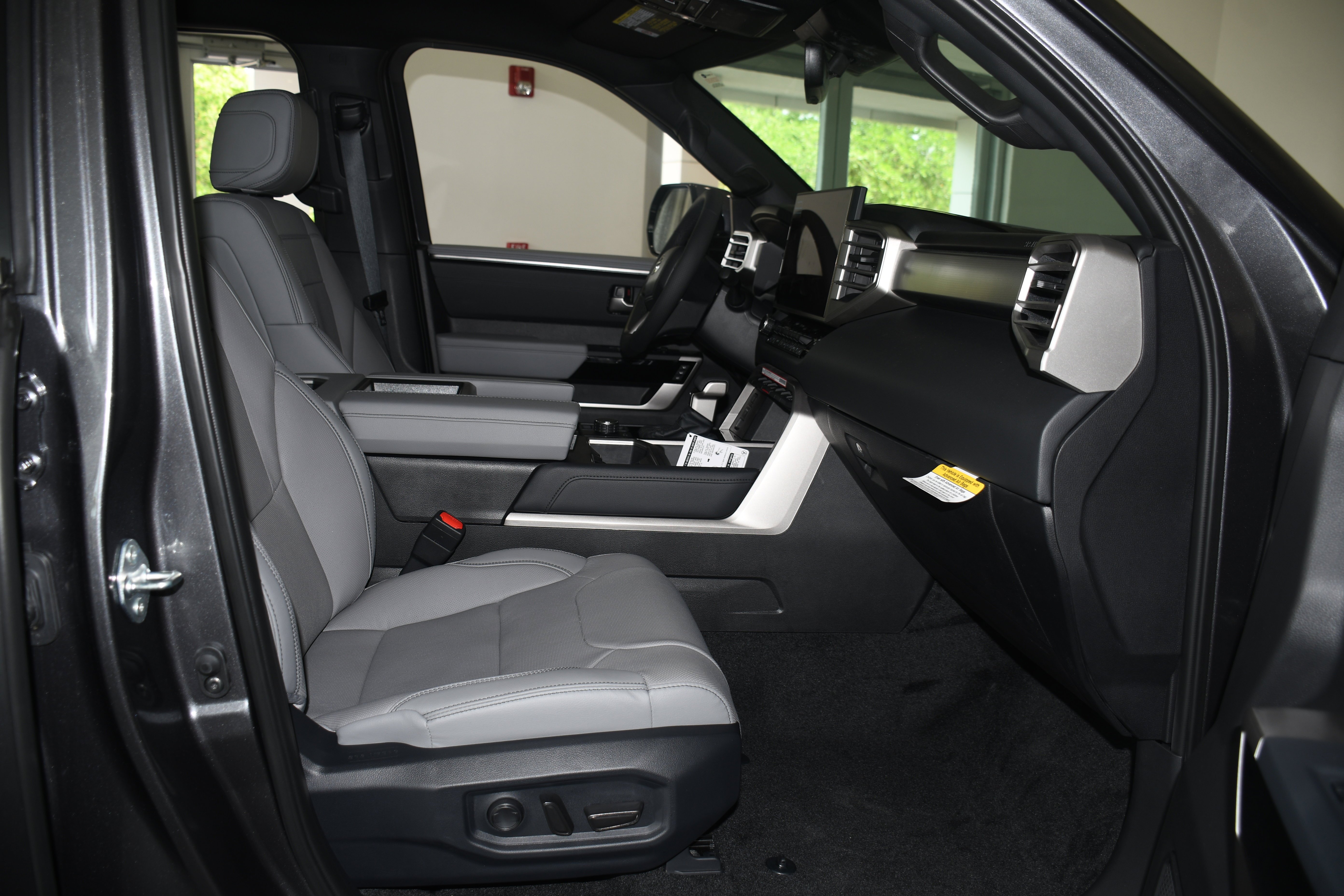2026 Toyota Tundra Limited - Photo 11