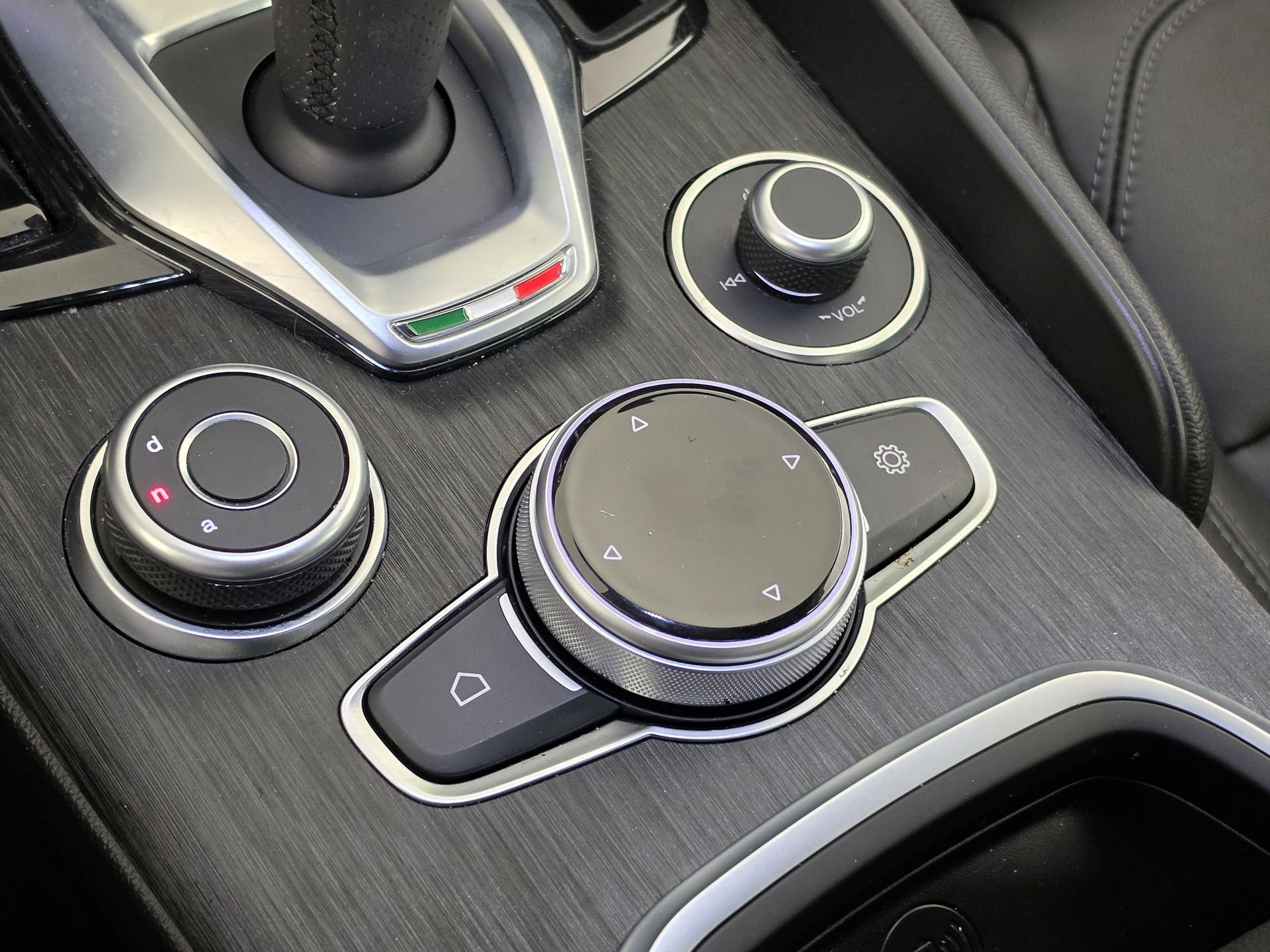 2024 Alfa Romeo Giulia Sprint - Photo 30