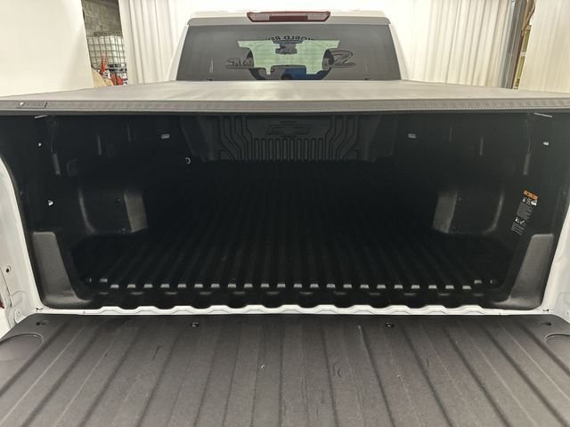 Used 2025 White Chevrolet LT image 23