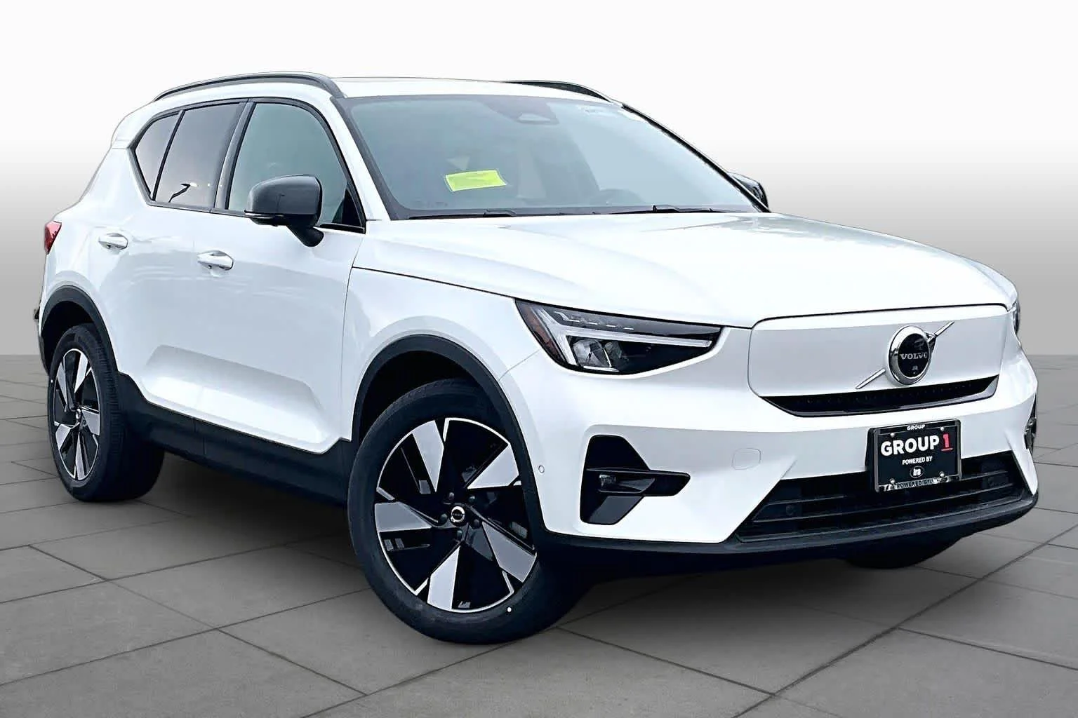 New 2026 WHITE Volvo Plus image 17