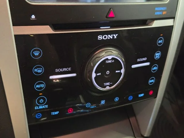Used 2015  Ford Limited image 21