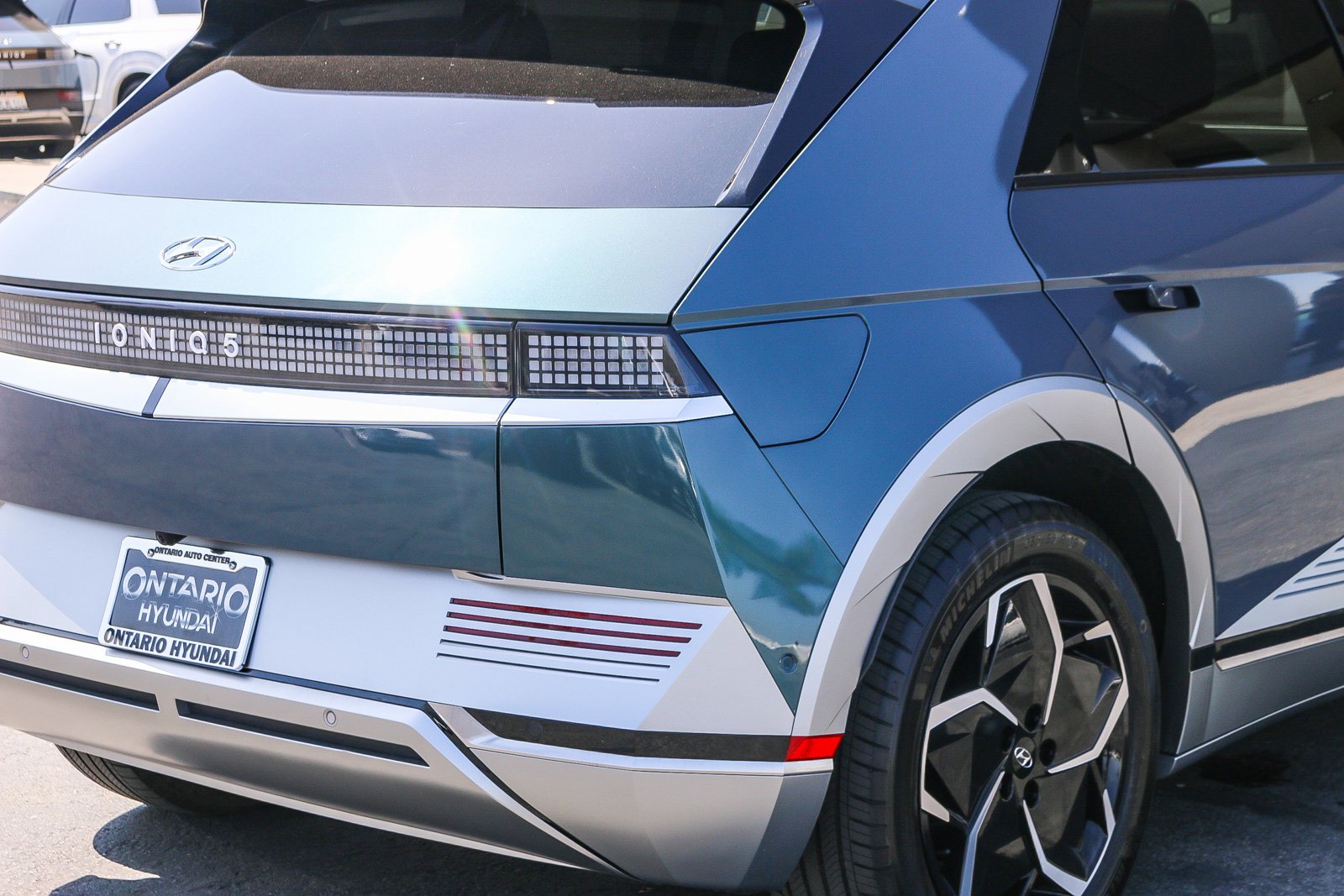 2024 Hyundai IONIQ 5 Limited - Photo 10