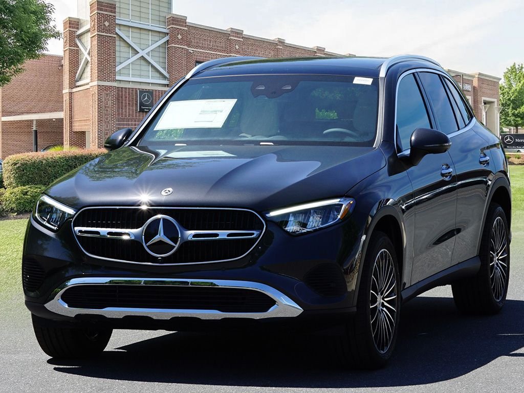 New 2026 Graphite Grey Metallic Mercedes-Benz GLC 300 image 4