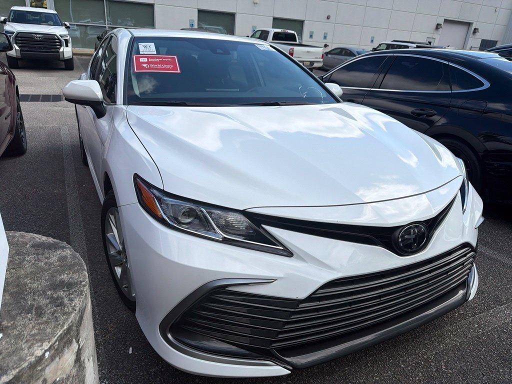 Used 2023 White Toyota LE image 4