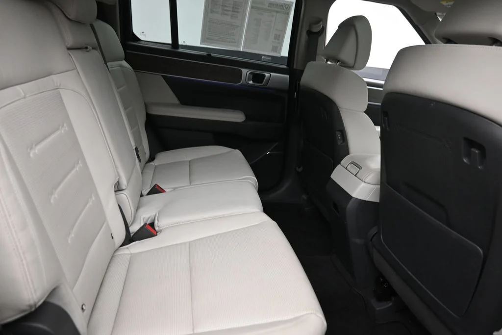 Used 2024 Black Hyundai Limited image 10