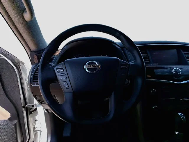 Used 2017 White Nissan SL image 11