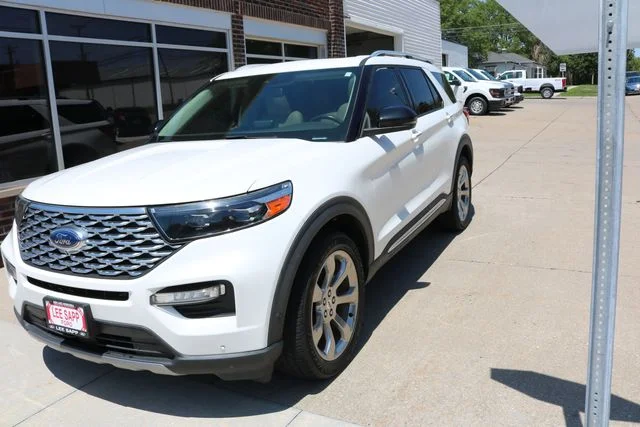 Used 2020 White Metallic Ford Platinum image 5