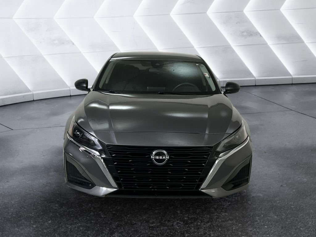 Used 2024 Gray Nissan 2.5 SV image 2