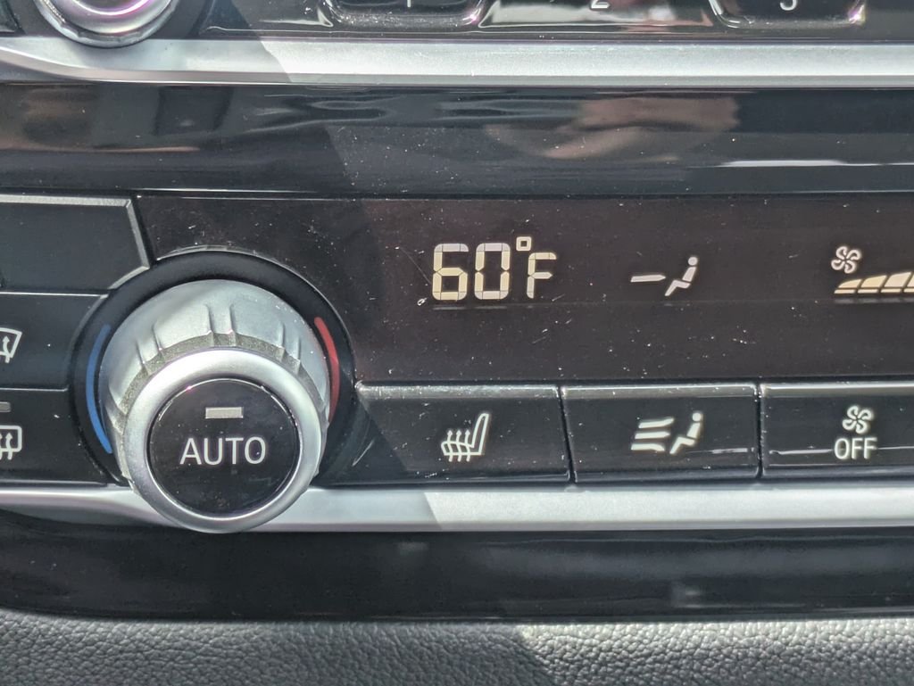 Used 2018 Black BMW xDrive30i image 22