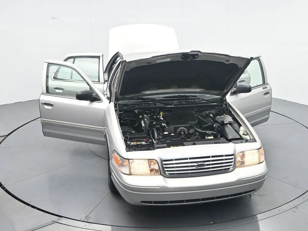 Used 2006 Silver Ford LX image 39