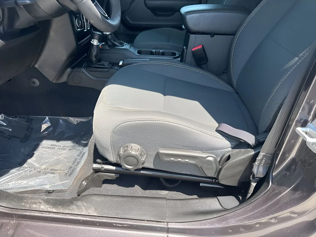 Used 2025 Gray Jeep Sport S image 10