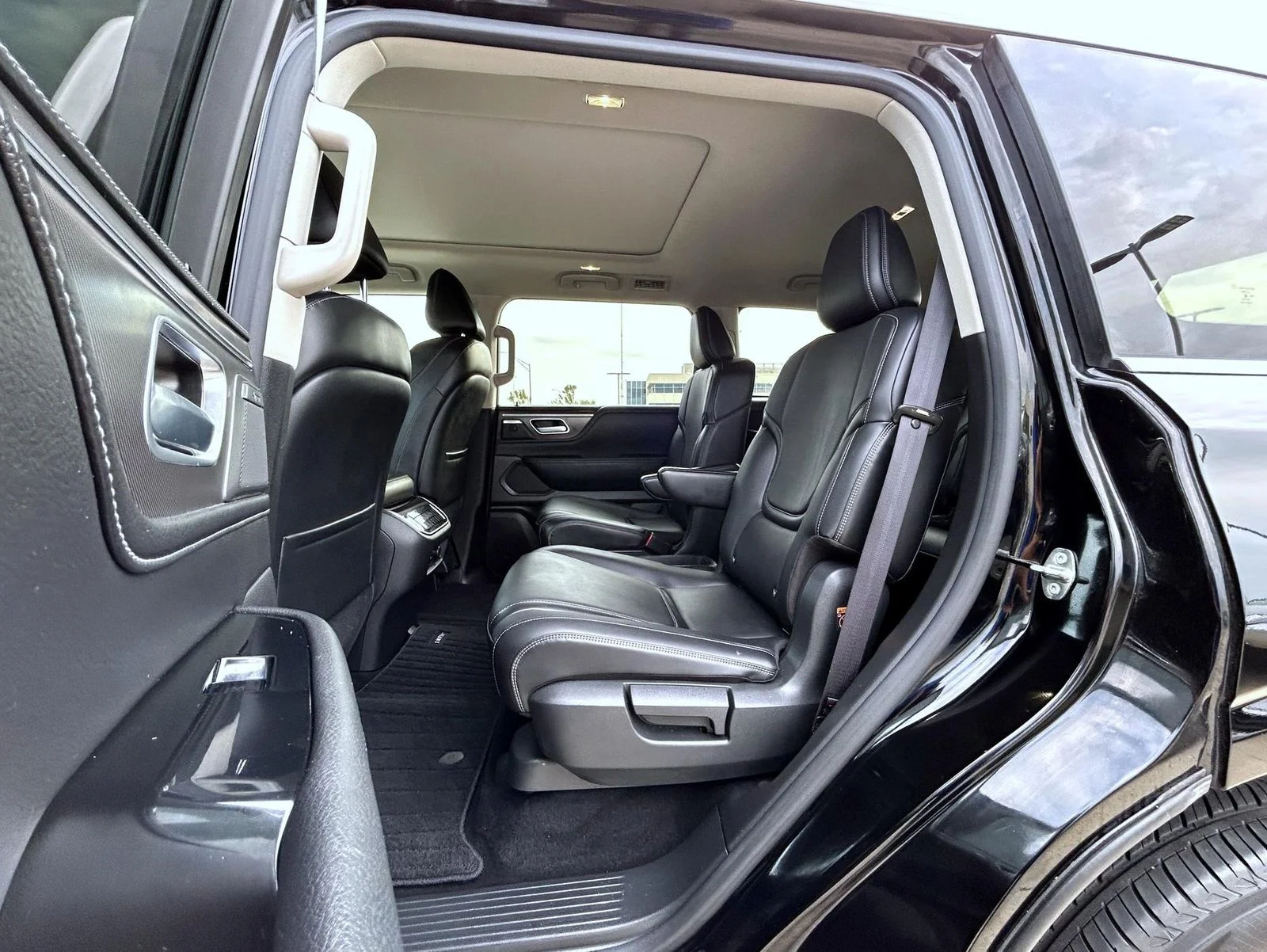 Used 2025 Black INFINITI PURE image 20