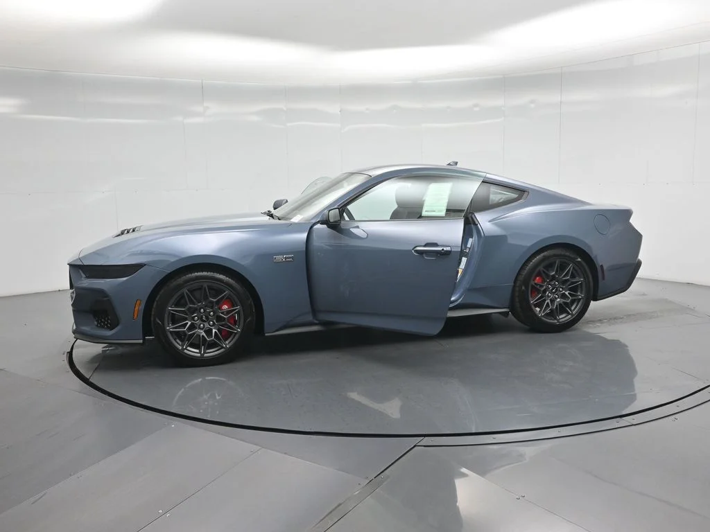 New 2026 Vapor Blue Metallic Ford GT Premium image 29