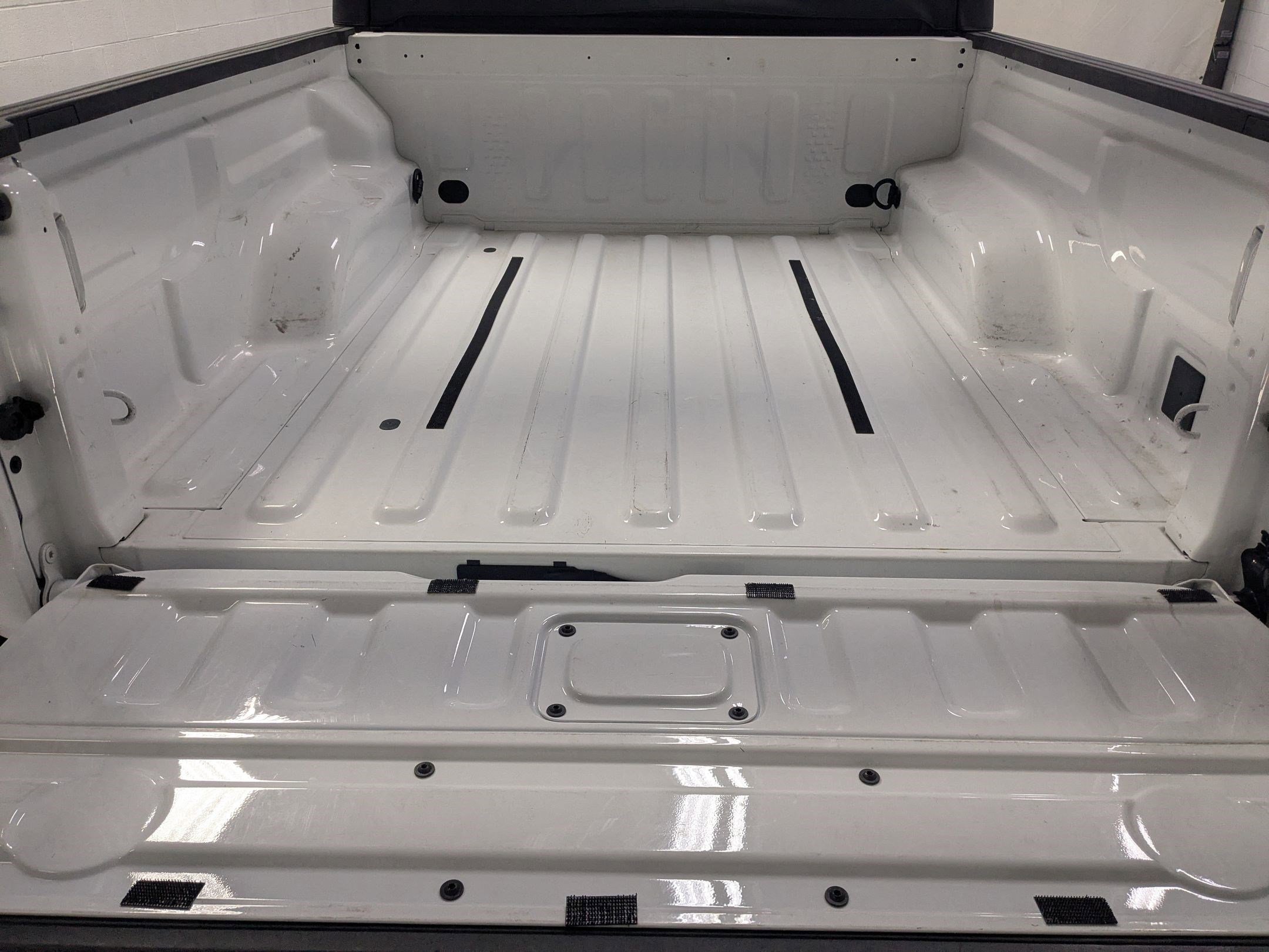 Used 2022 Bright White Clearcoat Jeep Mojave image 23