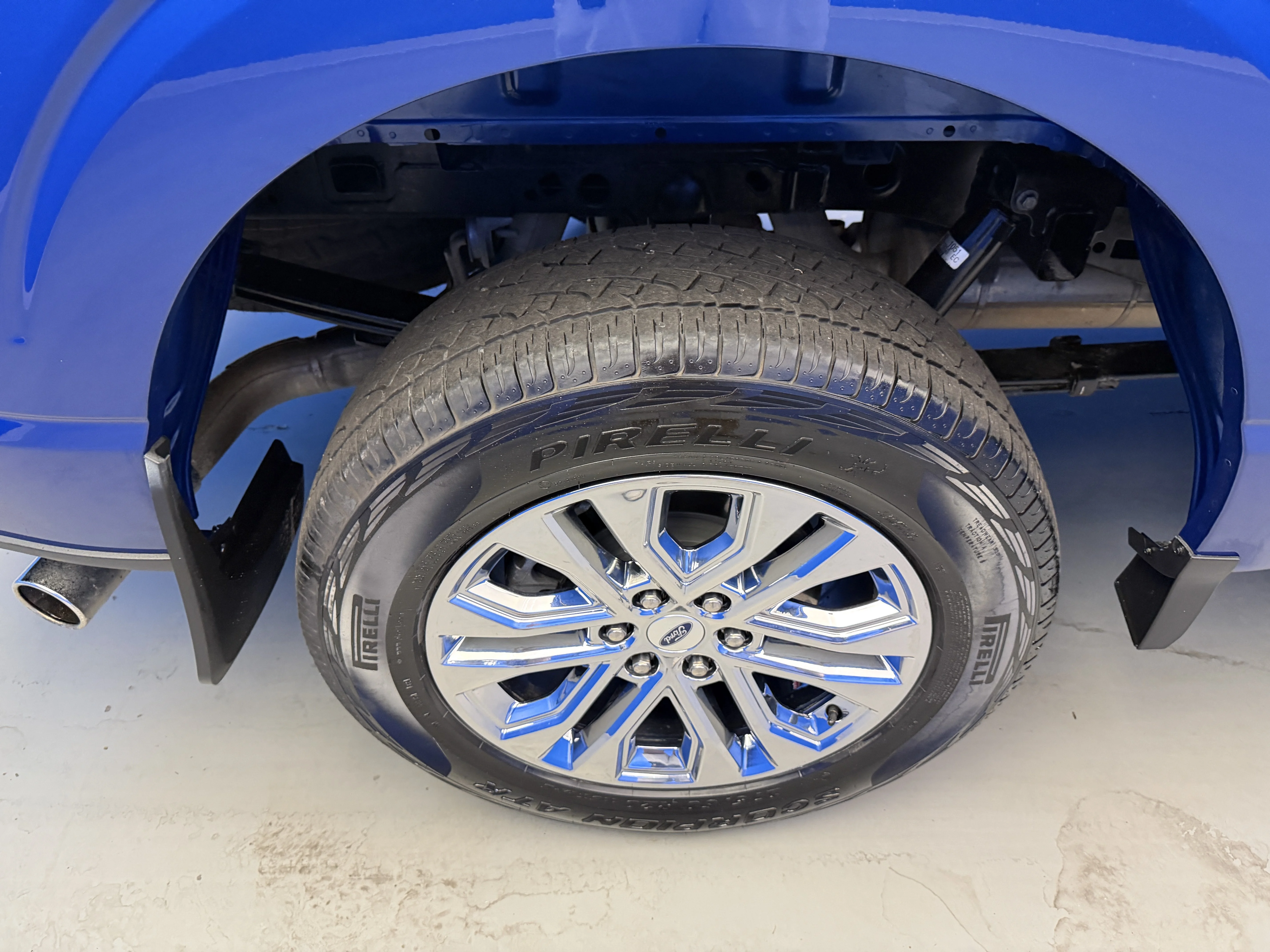 Used 2024 Atlas Blue Metallic Ford XLT image 8