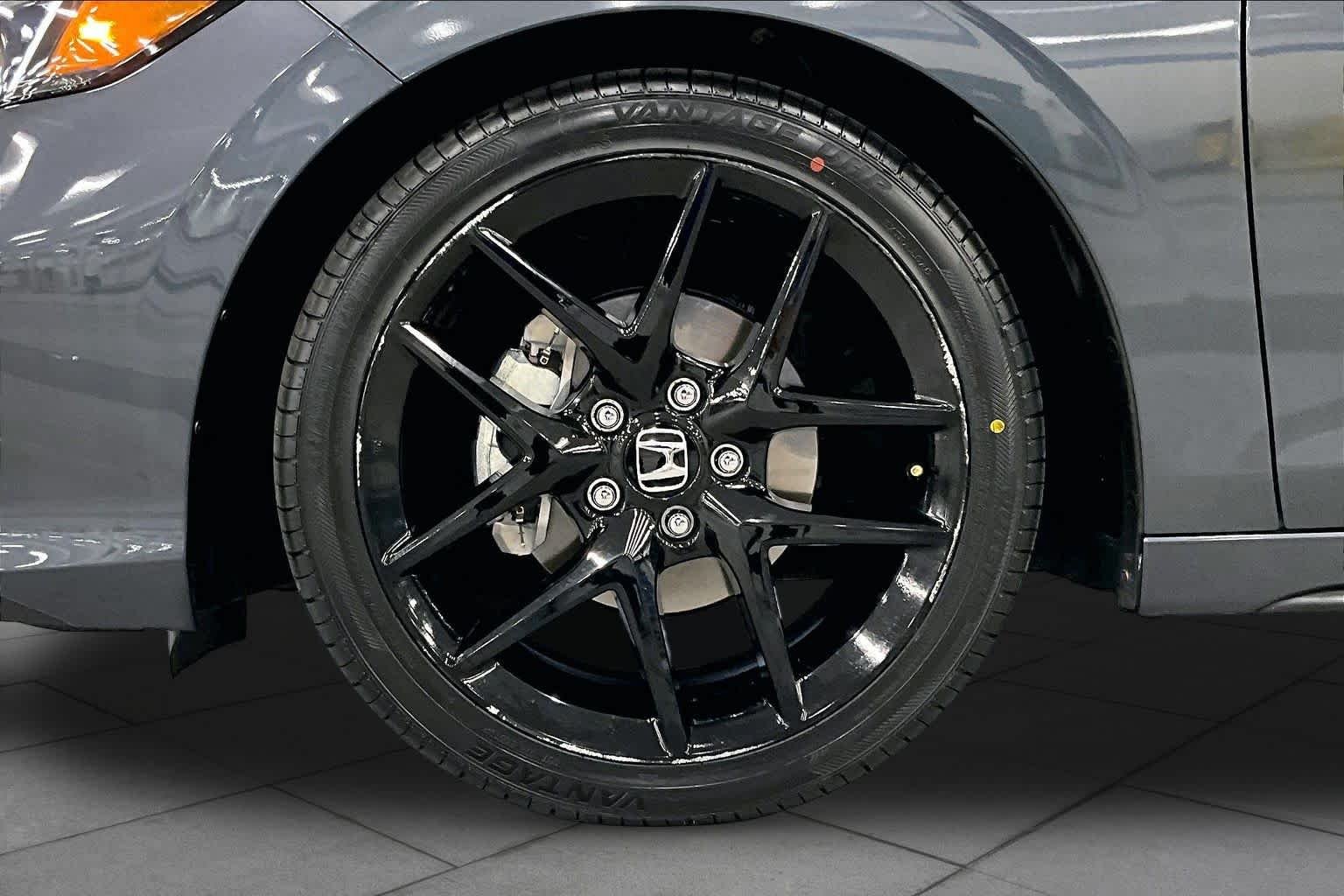 Used 2026 Meteorite Gray Metallic Honda Sport image 11